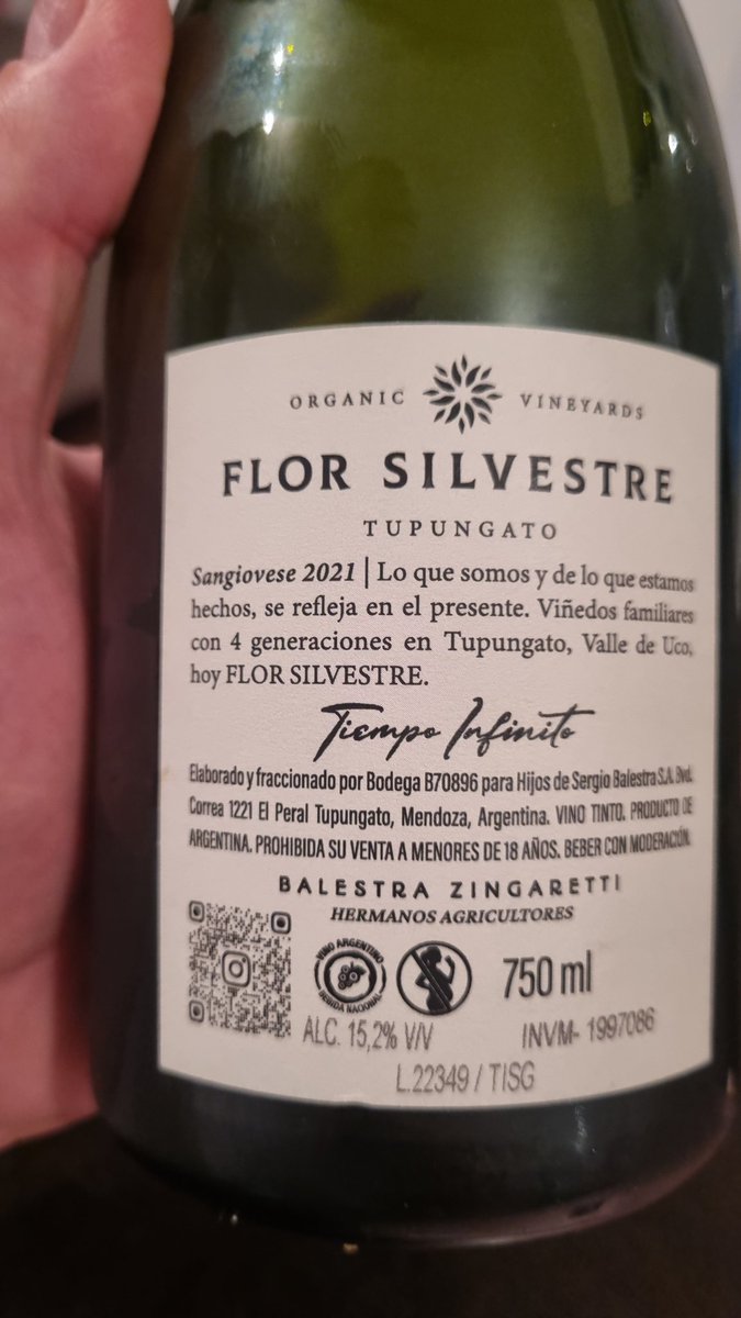 Un vino precioso que dice tener 15.2° de alcohol, pero que literal  'desaparece de la copa'.
Rica fruta,  frescura, lindo final en boca, todo integrado, es un 🔟
Flor silvestre tiempo infinito  sangiovese 2021, una cosa de locos
🍷 Balestra Zingaretti hnos
Muchas gracias!
🥰😍🤩