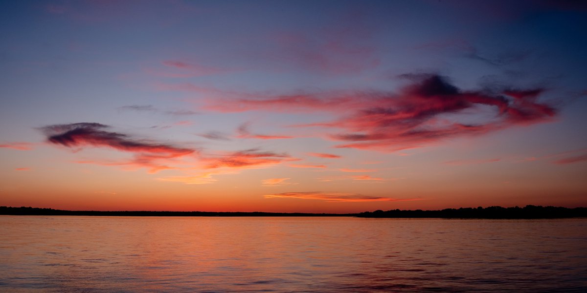 Tonight's Sunset (F7484) 'The Glow of Twilight'. Enjoy the view! 😎🥓🥓🥓🥓 #sunset #sunsetphotography #texas #lakelewisville #lewisvillelake #highlandvillagetx #lake #lakelife #clouds #cloudporn #chuc #sky #MyHighlandVillage #hickorycreektx #hickorycreek