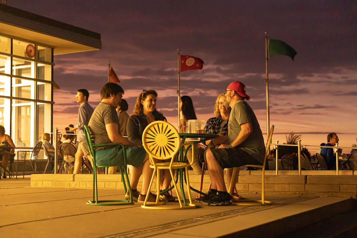 Step into nature and enjoy some refreshing views!🌲 

Take a leisurely hike with Outdoor UW on May 24 from 5-7 p.m. Once you return, enjoy a beverage, watch the sunset, and listen to a band on the Terrace!

Register: bit.ly/3w5Kbkw.