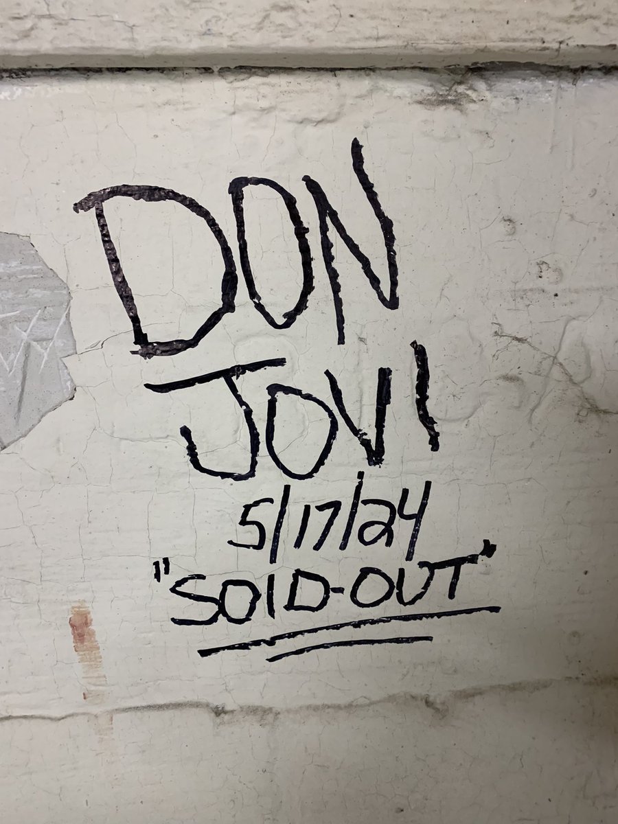 Another city , another SOLD OUT @DonJoviBand show!!  
#donjovi  #tributeband #bonjovi 
#tributeshow # majestictheatre 
#chillicotheOH #tourlife