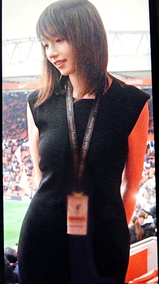 #射屏 #意淫 #青书 #汉青书半霍去病
印象中青书第1次这么清晰地展示紧身牛仔裤下的翘臀，臀缝之间清晰透光的缝隙更是让人浮想联翩，在国外久经开发的青书明显已经不再适应纤细的尺寸，或许我只配一边抚摸她的身体，一边在她深色的衣服上打胶。