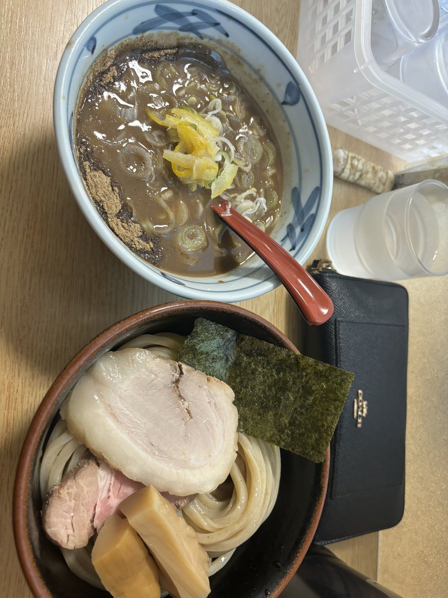 今日のランチ🍜 村岡屋本店🍜 つけ麺🍜並 この麺マジうまい😋🍜塩でたべもうまい😋 ご馳走様でした🍜