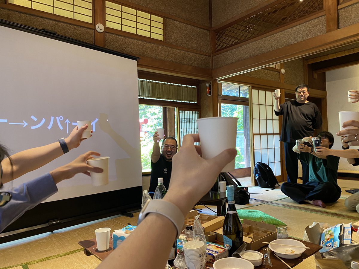 Ktombow1110's tweet image. カー→ンパ↑ーイ！

#love_swift #love_kotlin