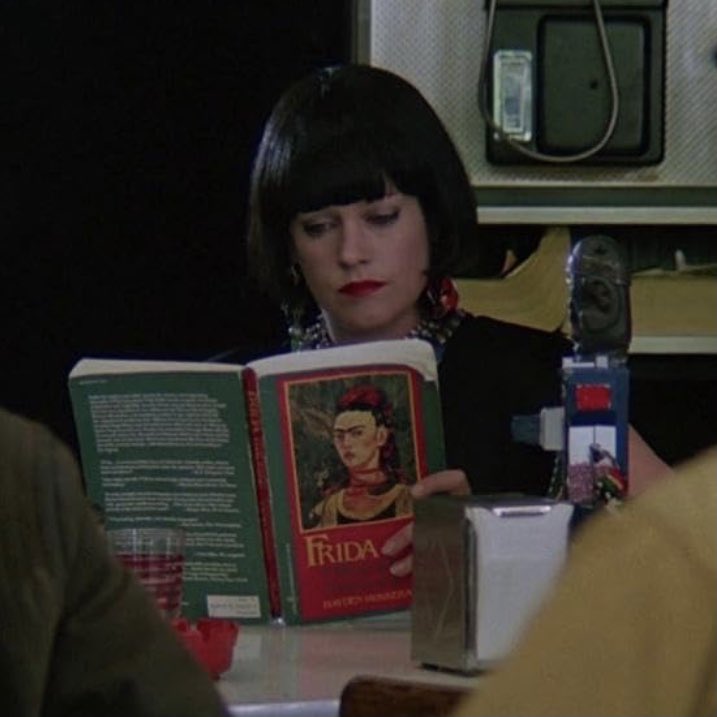 🎥 Something Wild (1986)
🎬 Jonathan Demme
⭐️ Melanie Griffith
📚 Frida: A Biography of Frida Kahlo by Hayden Herrera
#BooksInMovies #BooksOnScreen #BooksInFilms
