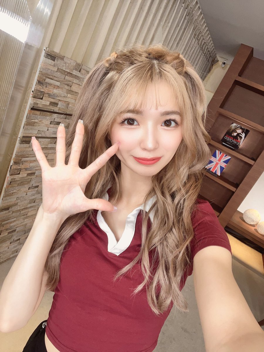 kuramotosumire's tweet photo. 先日収録してきたよ〜ん🫶🏻🎶
新衣装だから楽しみにしててっ🆗❤️ https://t.co/blgrtm2L4k