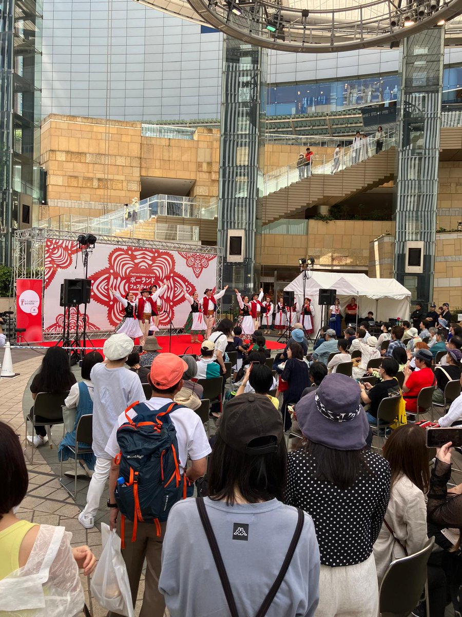 📍Live from @RoppongiHills A perfect day to enjoy a touch of #Polish #European culture in Tokyo! 🇵🇱🇪🇺 x 🇯🇵