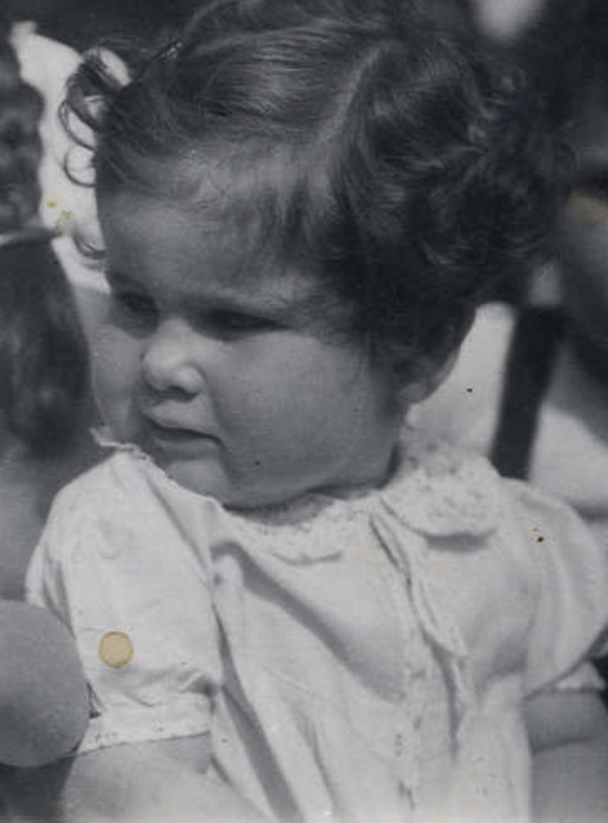 18 May 1938 | A Dutch Jewish girl, Clara Sophie Bloch, was born in Amsterdam. She arrived at #Auschwitz on 22 July 1942 in a transport of 931 Jews deported from Westerbork. She was among 155 people murdered in a gas chamber after selection.