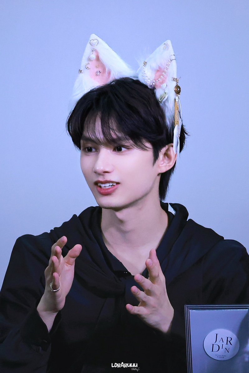 240511 조은뮤직 팬싸인회  

#세븐틴 ⁠⁠#SEVENTEEN #JUN #준 #준휘 #문준휘 #文俊辉 #ジュン