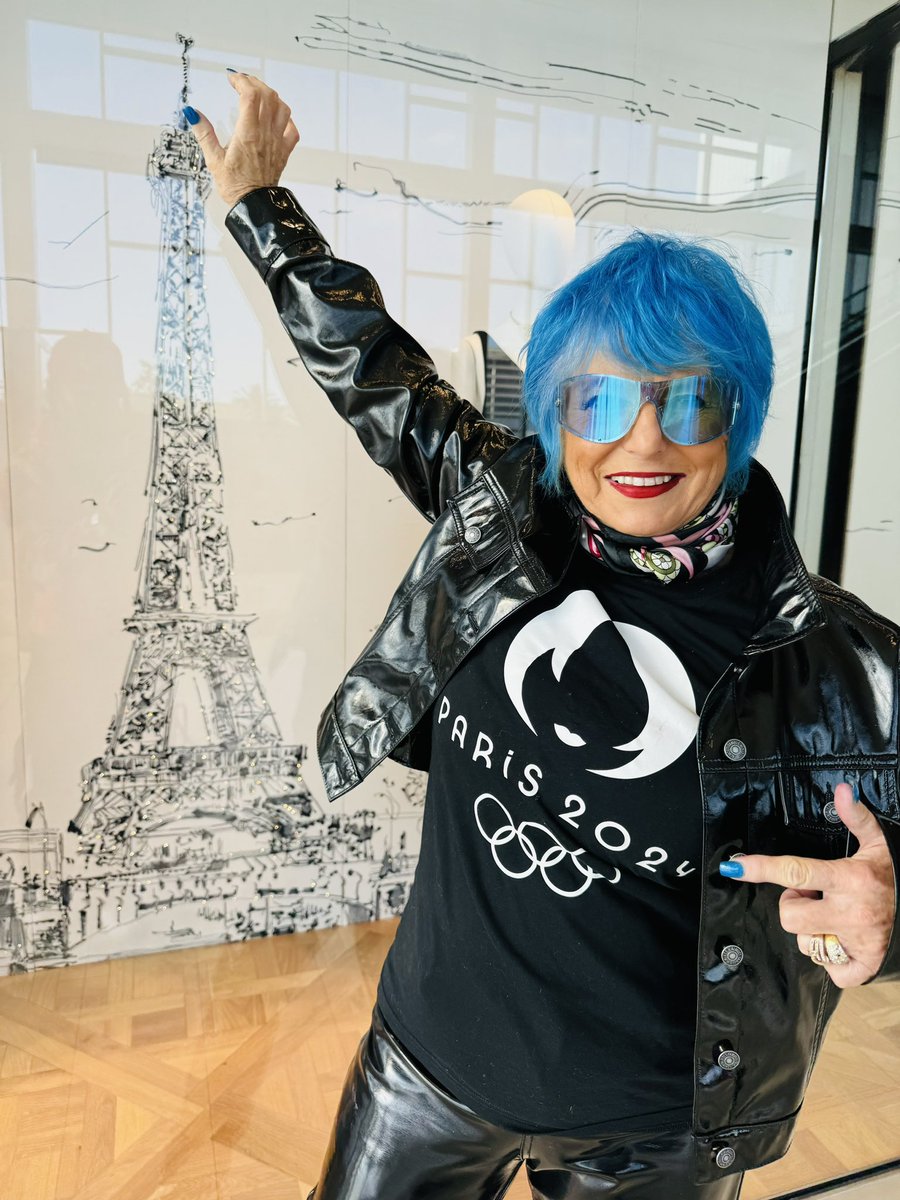 Paris Olympics 2024 will go #ToTheMoon!??!! I am taking Olympic Symbol #ToTheMoon using @CopernicSpace platfrom. And my @LadyRocketSpace #HumanityOnTheMoon initiative!