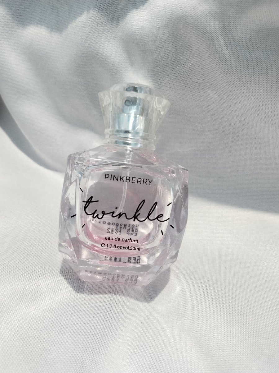 sunflow2_'s tweet image. Aku mau spill beberapa parfum yang wanginya girly banget dan harganya juga affordable

-a thread