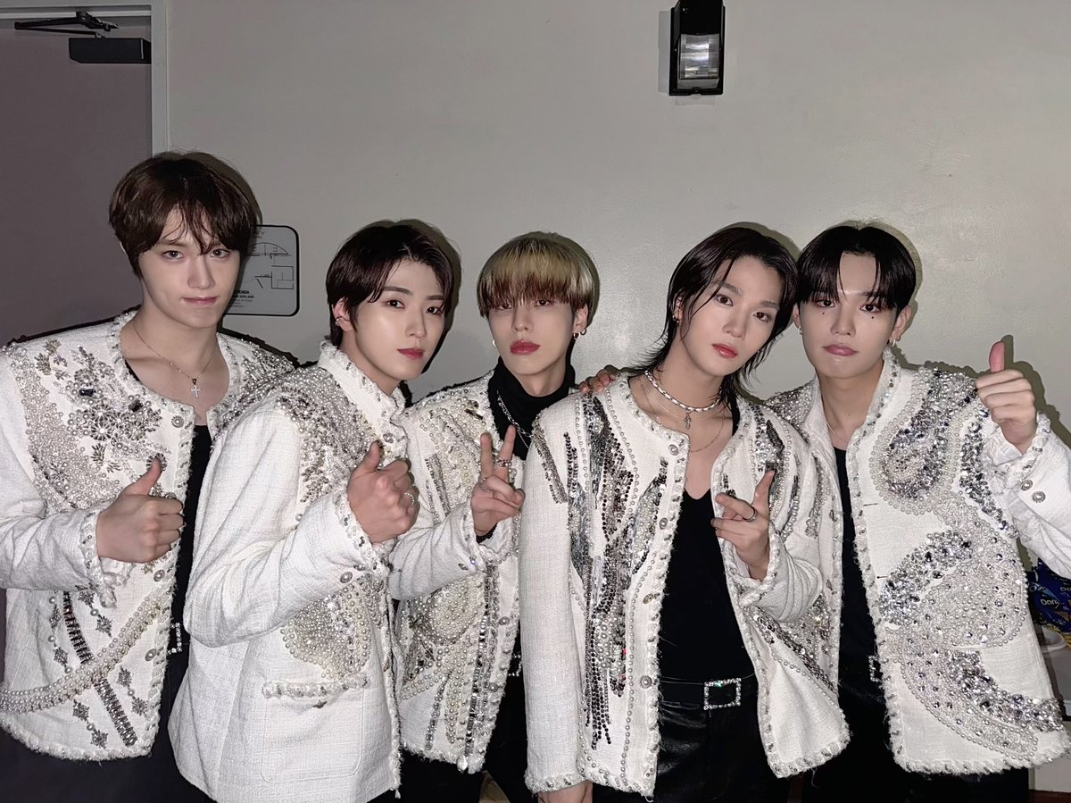 CIX_Official's tweet photo. It was a pleasure to perform in San Juan, where the beautiful city✨🩵

#CIX #씨아이엑스 #BX #승훈 #배진영 #용희 #현석 #CIX3rdCONCERT #0_or_1 #0_or_1_inNORTHAMERICA #0_or_1_SANJUAN #CIXinSANJUAN https://t.co/XT9CUErV9v