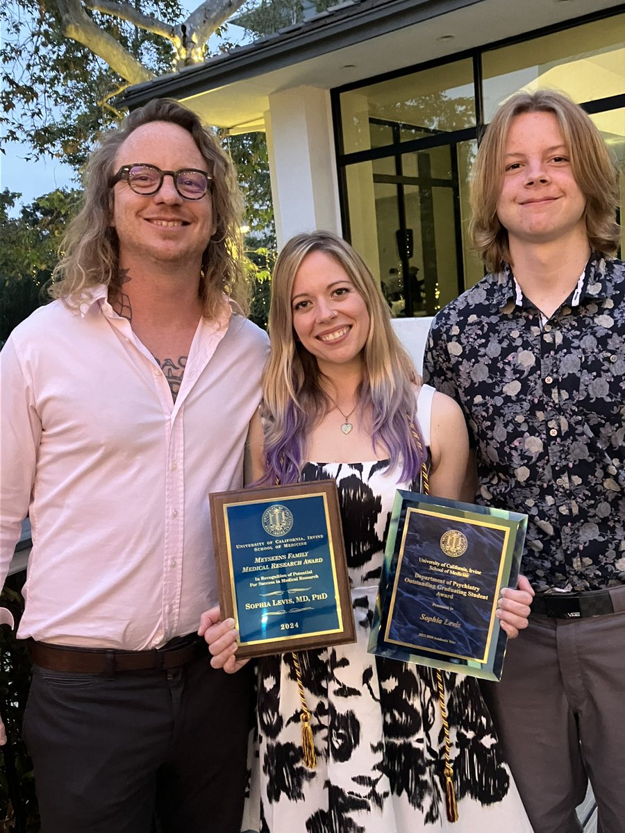 Very honored to have received the Meyskens Family research award and the department of Psychiatry outstanding graduating student award! Such an honor to be recognized among so many of my accomplished peers, and extra proud to have my family with me tonight to help celebrate!