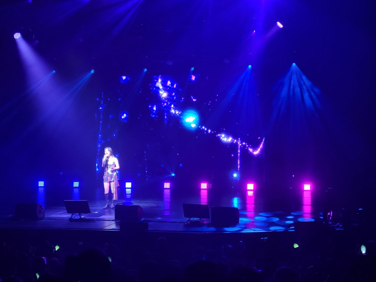 ismmmmmoo's tweet photo. wheein's concert has so many pride colors 🥰🏳️‍🌈
#WHEEIN #회인 #Whee_InSF #wheeinthemood https://t.co/b6mSK3dq3k