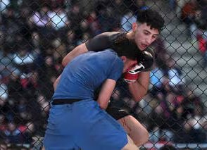 BlundiPerez's tweet image. PREMIER DE LA CLASSE 

"Le soldat marocain est un #guerrier, un homme fort et fier", écrivait le Colonel de Montéty 🇲🇫
En remportant à 19 ans la ceinture Flyweight de l'#AEF au Roazhon Park, #NessimAkhdim 🇲🇦 🇧🇪 💪 confirme qu'il est le futur et déjà le présent du #MMA 👊 
#AEF6