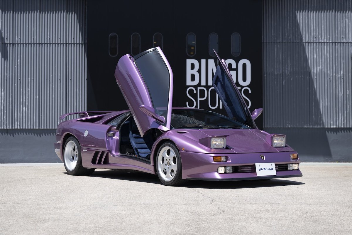 150台限定生産の30周年記念モデル「SE30」
.
🔻 1995 Lamborghini Diablo SE30
.
⚫︎ベースモデルから126kg軽量化
⚫︎SE30限定メタリックパープル
⚫︎整備記録、説明書、純正工具、スペアパーツ付属
⚫︎走行距離：61,449km