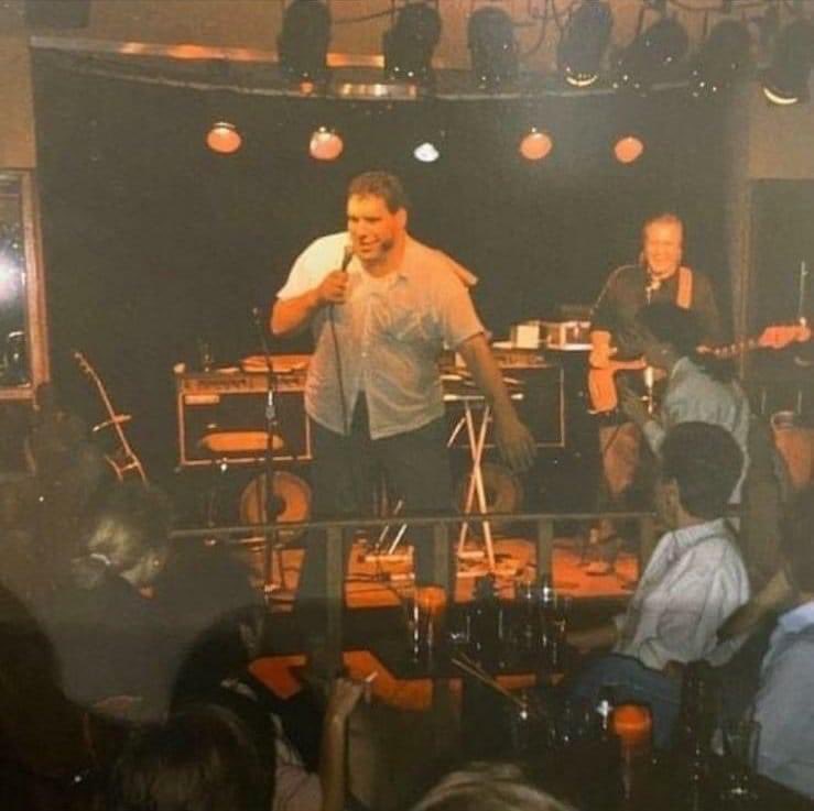 Andre the Giant singing karaoke at a Toronto hotel the night before WrestleMania VI 🎤