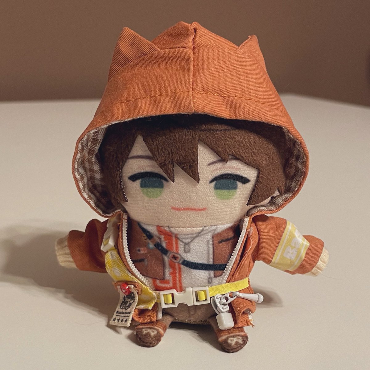 I JUST REMEMBERED I BOUGHT THIS CUTE LITTLE FOX HOODIE FOR THE NENDOROID DOLL I WAS PLANNING TO MAKE (which i still havent finished btw bc sculpting the hair scares me) AND AAAAAAAA I WANNA EAT HIM HE'S SO CUTE 😭😭😭