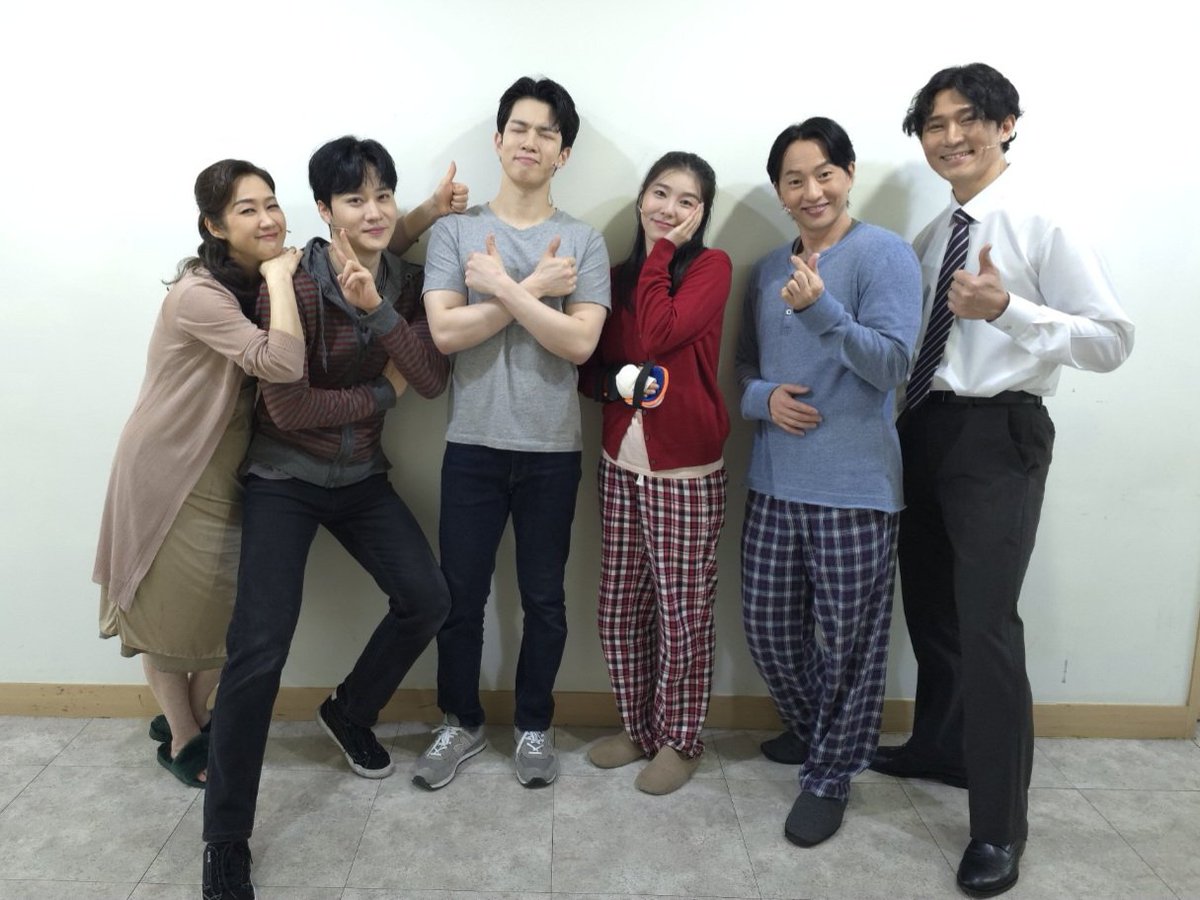 heavenmania_'s tweet photo. [넥스트 투 노멀] 오늘의 넥스트 투 노멀

큰 응원을 부탁드리겠습니다👏

𝙉𝙚𝙭𝙩 𝙩𝙤 𝙉𝙤𝙧𝙢𝙖𝙡
-
2024.03.05~05.19
광림아트센터 BBCH홀
#뮤지컬 #넥스트투노멀
#최정원 #이건명 #마이클리 #배해선 
#박인배 #김현진 #김환희 #산들 
#최재웅 #이서영 #유회승 #홍기범 https://t.co/upqCdftBfc