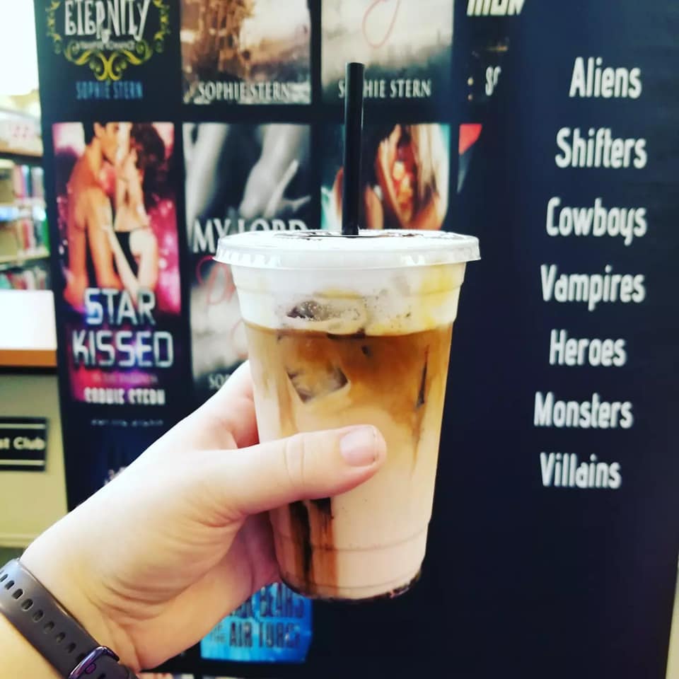 Are you a coffee person or a tea person?

(Both? Both is good.)

  #readerstakedenver #wotr24 #rrbb24 #readerstakedenver24 #sophiestern #secretheartofgold #bearsvswolves #spicypnrbooks #spicyscifibooks #thevampiresmelody #meganslaysvampires #readsomethingnew #spicyromancereads