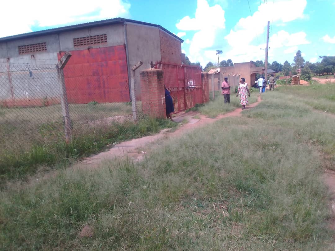 Police in Zombo District are holding Nalongo Amooti of Jupathombu cell, Paidha Town Council for obstructing District officials, Trade ministry & police from accessing a warehouse reportedly storing the missing tea processing machine for tea farmers in Zombo 📸 Mike Rwothmio