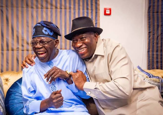 UK said they are impressed with Tinubu's Security Strategies.

UN said they are impressed with Tinubu's Economic Policies.

So what happened to all the petitions Obidiots sent to the UN and UK? Oh wait, those petitions are now sleeping inside waste bin🗑️.
😂😂