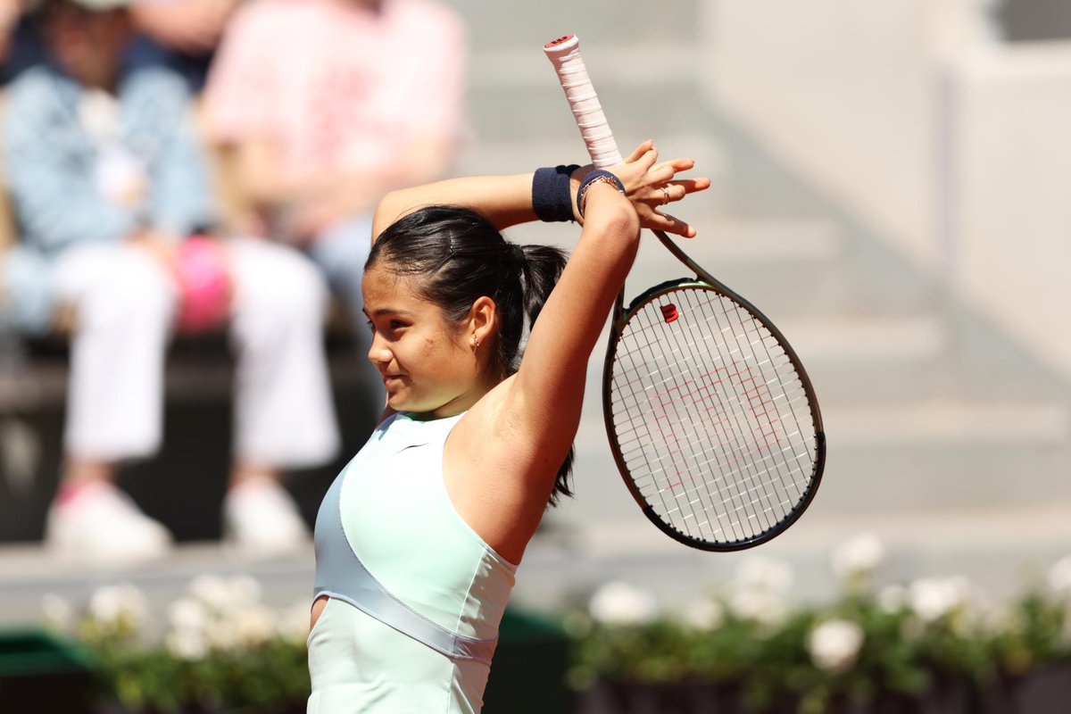 Emma Raducanu gets new update in race against clock to avoid French Open qualifying: Raducanu is one step closer to making the French Open main draw directly but still far away. dlvr.it/T73Dh6 #WTATennis #EmmaRaducanu #Frenchopen