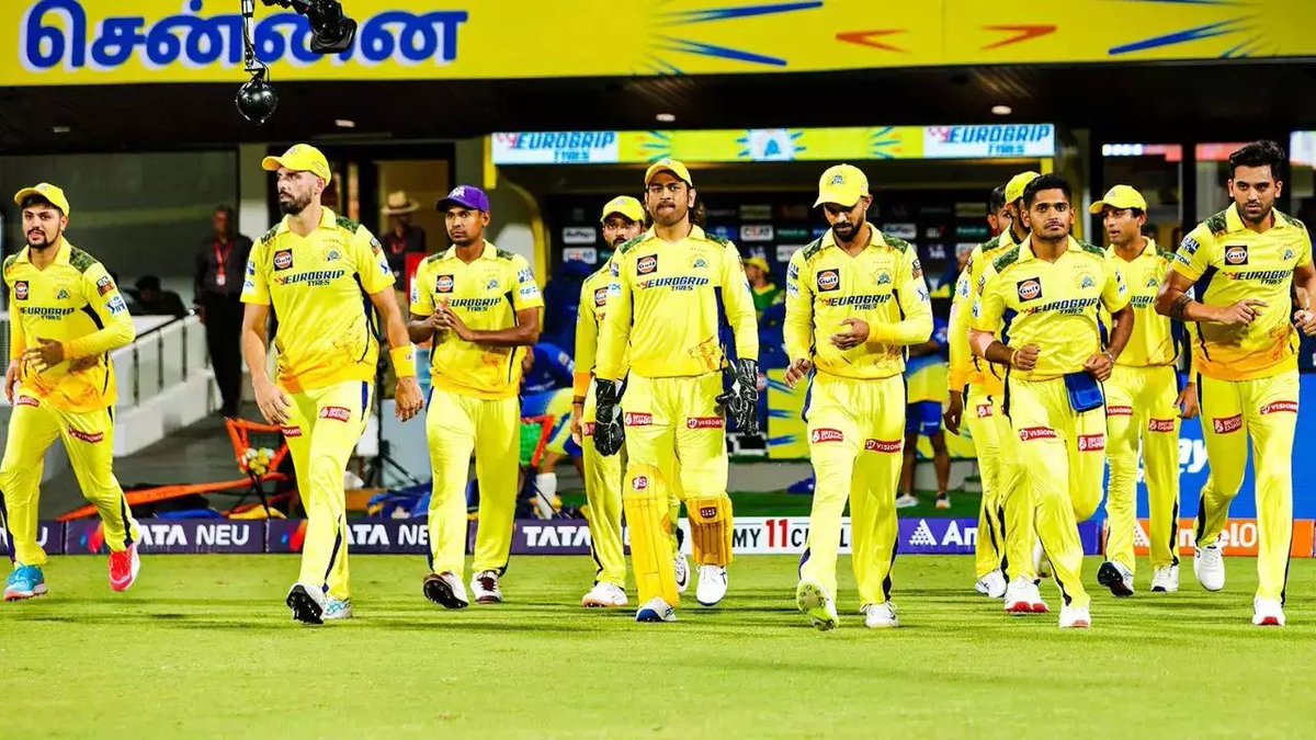Deepsdkp's tweet photo. Might or might not be the last game this season for CSK, but this has been a season of mixed feelings for the fans

Mighty impressive in one game, mediocre in the next, Thala bashing in the last over and bowlers performing above expectations been the story of the season

#CSKvRCB https://t.co/pQPiQIyRDV