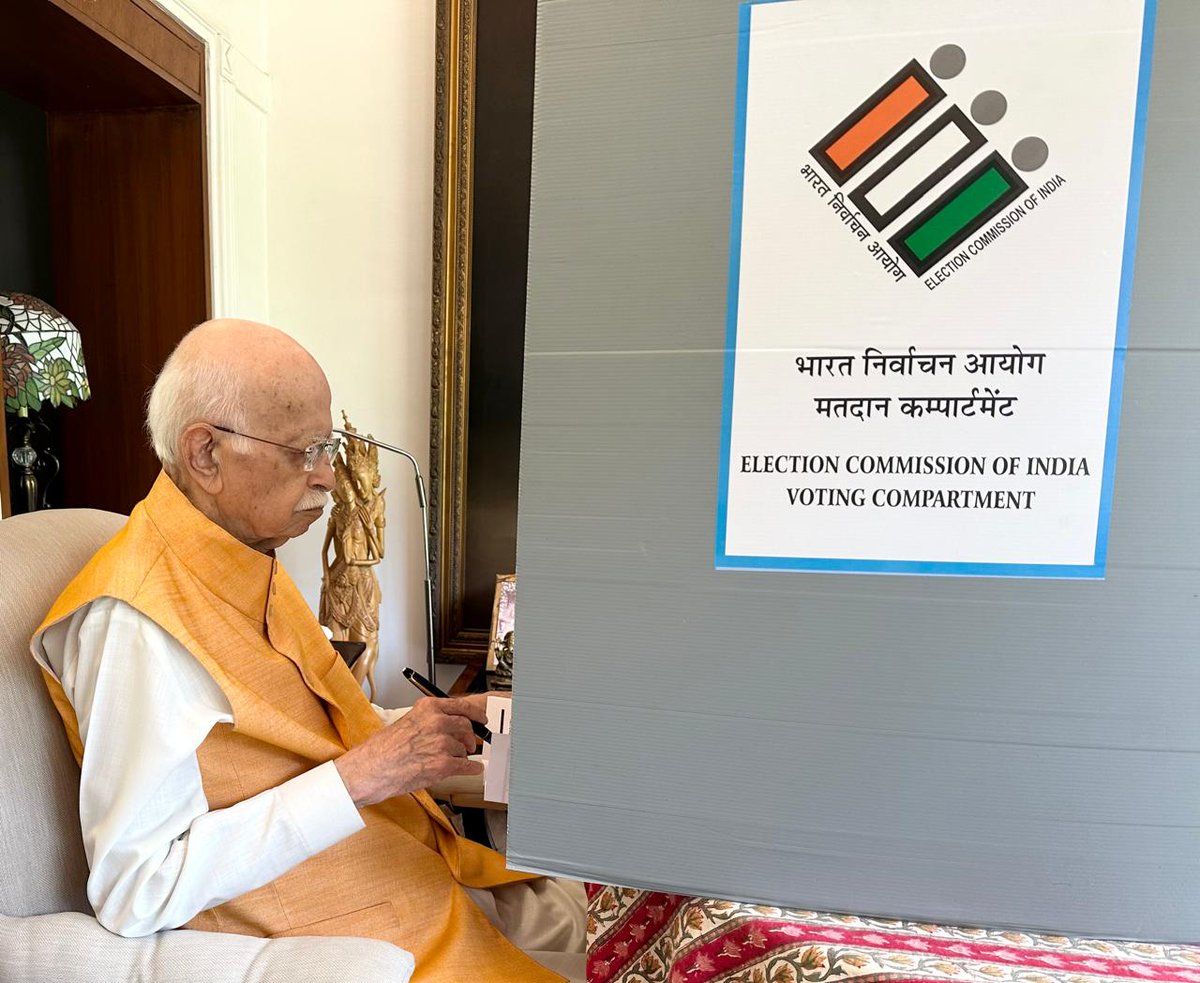 New Delhi: Senior BJP leader LK Advani casts his vote from home using the facility provided by the ECI for the first time in a Lok Sabha election for the elderly