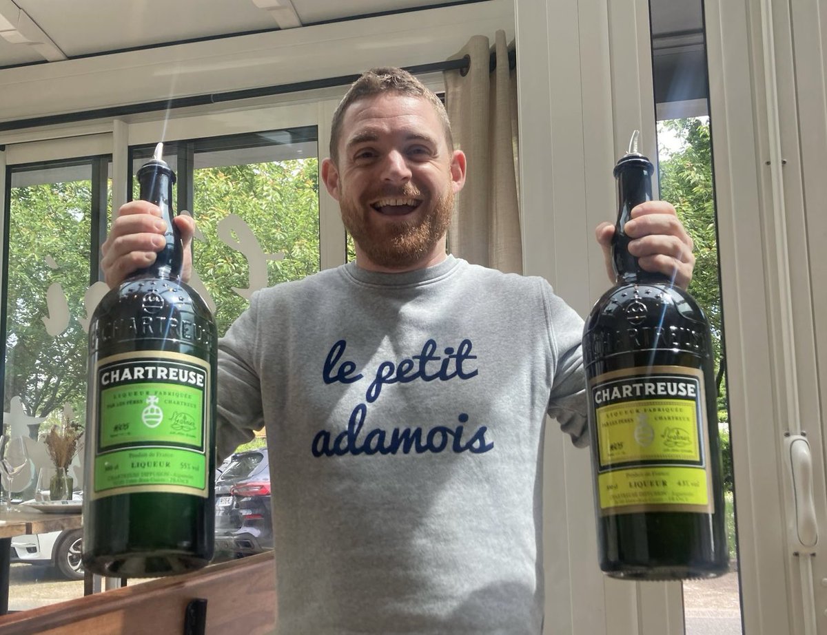 No shortage of #chartreuse in L’isle d’Adam - chez L’ami Pinot!