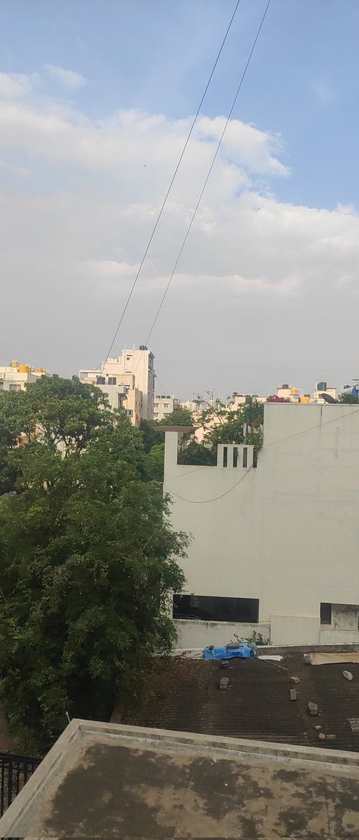 nithinvija's tweet photo. @ChennaiIPL It's a Bright Evening in Bangalore @ChennaiIPL ! We are heading for a cracker of Match ! https://t.co/mNr4QoP7Wf