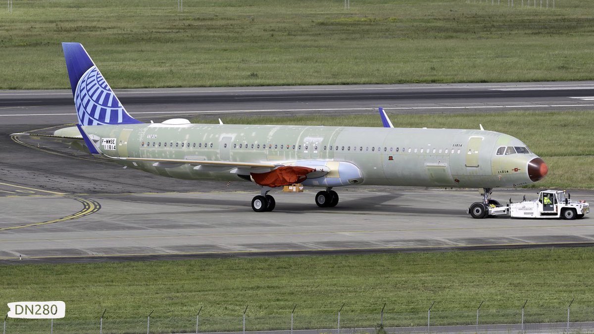 🚨Breaking News !! 
Je vous informe que le premier A321neo produit à Toulouse de la compagnie United Airlines est sorti de l’usine d’assemblage cette semaine ! ✈️
Bon samedi à tous ☀️