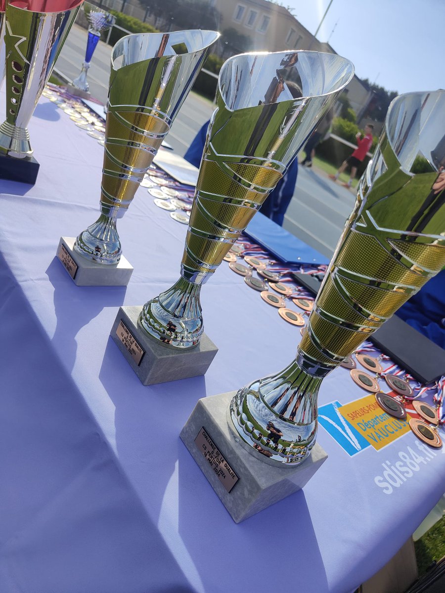 sdis84's tweet image. #sport #PSSP 
150 participants aujourd'hui au challenge départemental de la qualité qui se déroule à #Pertuis organisé par le centre de secours et l'#AmicalePompierPertuis, le #GroupementFormationdusdis84 et l' @udsp84
Merci à tous 👍😉