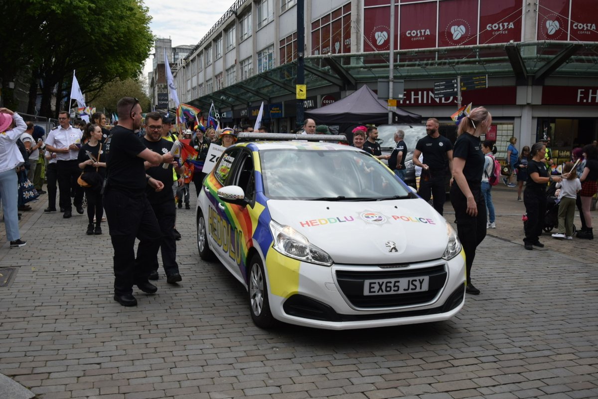 SwanseaCouncil's tweet image. #SwanseaPride say it in technicolour #enjoyyourcitycentre #lovewins #pride