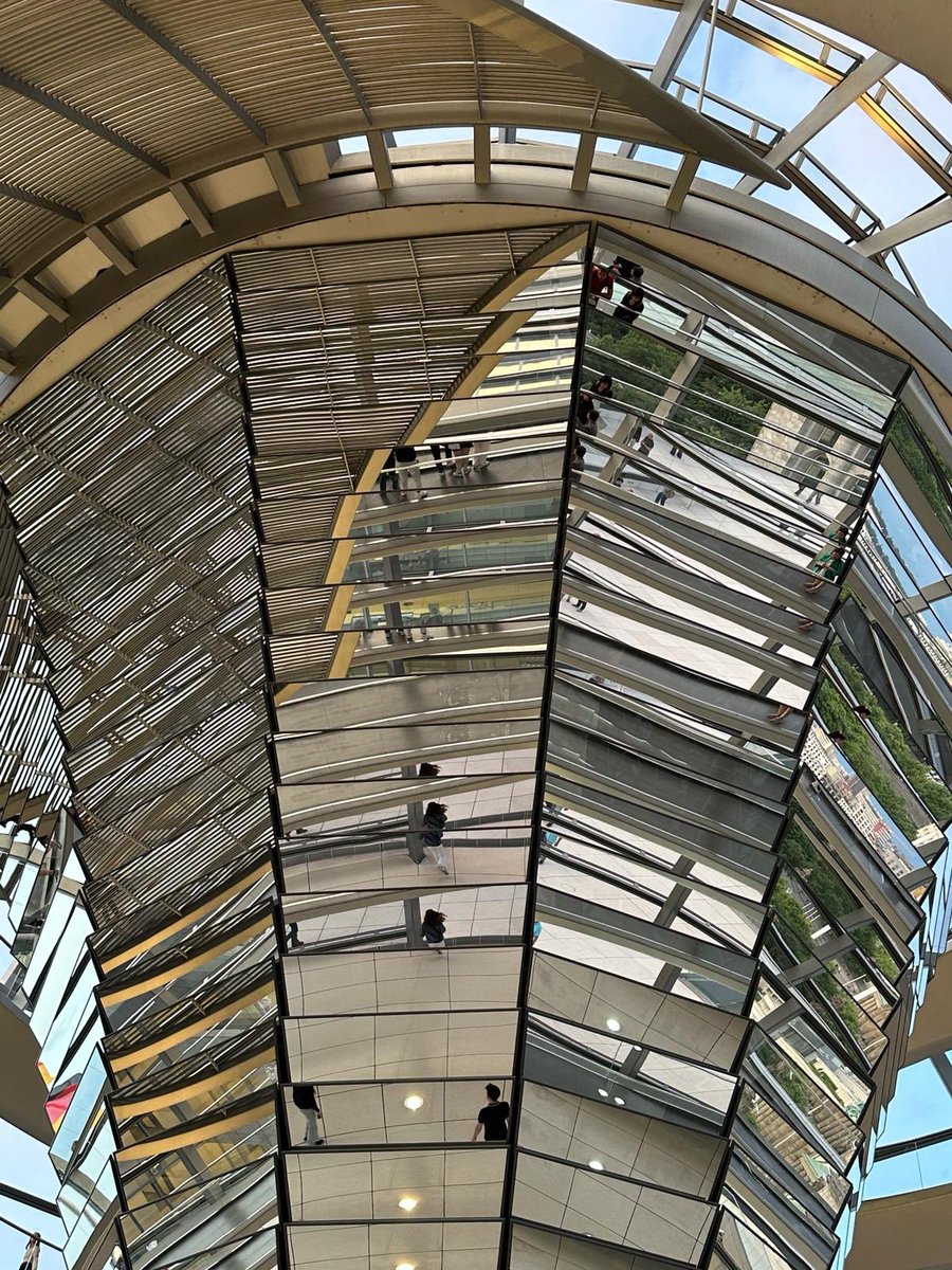 From the captivating dome of the Reichstag in Berlin, wrapping up an insightful #ESMOBreast2024! 🌟 

Heading off to Barcelona with new ideas and inspiration

#ClinicCancerCenter @hospitalclinic @idibaps @UniBarcelona @RevealGenomics