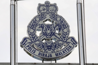 MUAR, Oct 12 — A 34-year-old man in Parit Jawa here is under arrest on suspicion of beating his wife last night, local p... i.mtr.cool/gphycxkywm