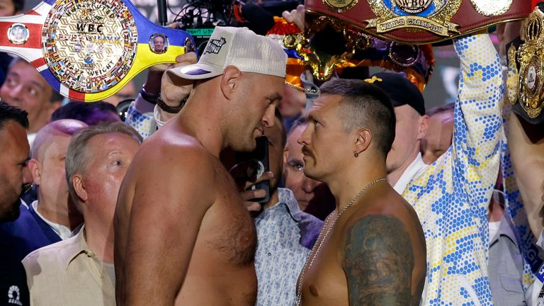 Tarihi Fury vs Usyk maçı için dövüş sporları camiasının önde gelen isimlerinin tahminleri: 

Mike Tyson: Fury
Lennox Lewis: Puanla Fury
Tony Bellew: Puanla Usyk
Conor McGregor: Tyson Fury
Anthony Joshua: Usyk
Oscar de la Hoya: Tyson Fury
David Haye: Usyk
Derek Chisora: Tyson Fury