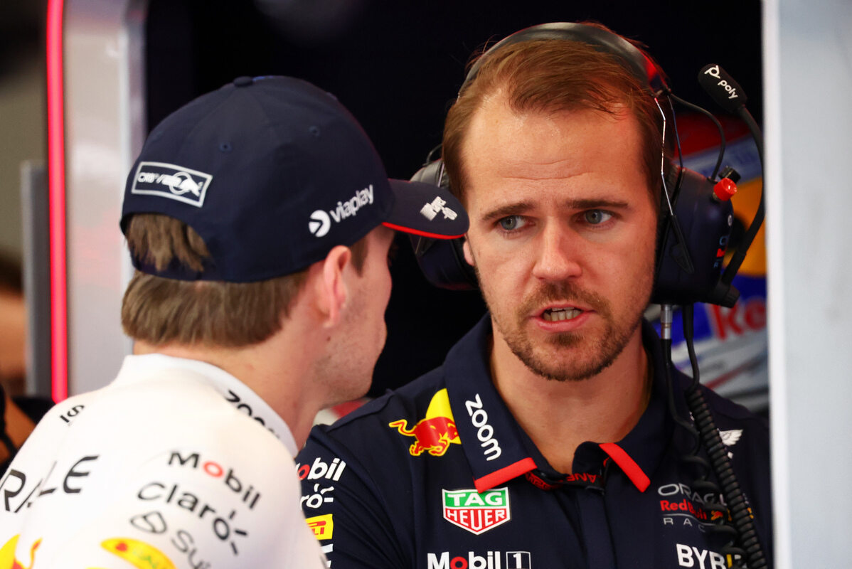 Max Verstappen's performance engineer Tom Hart🗣'With Max there is no room for politics or bullshit' 🗣'Max is ultimately the best sensor. He senses what he is up against and is very good at clarifying whether he wants to try something different and what exactly. He is very