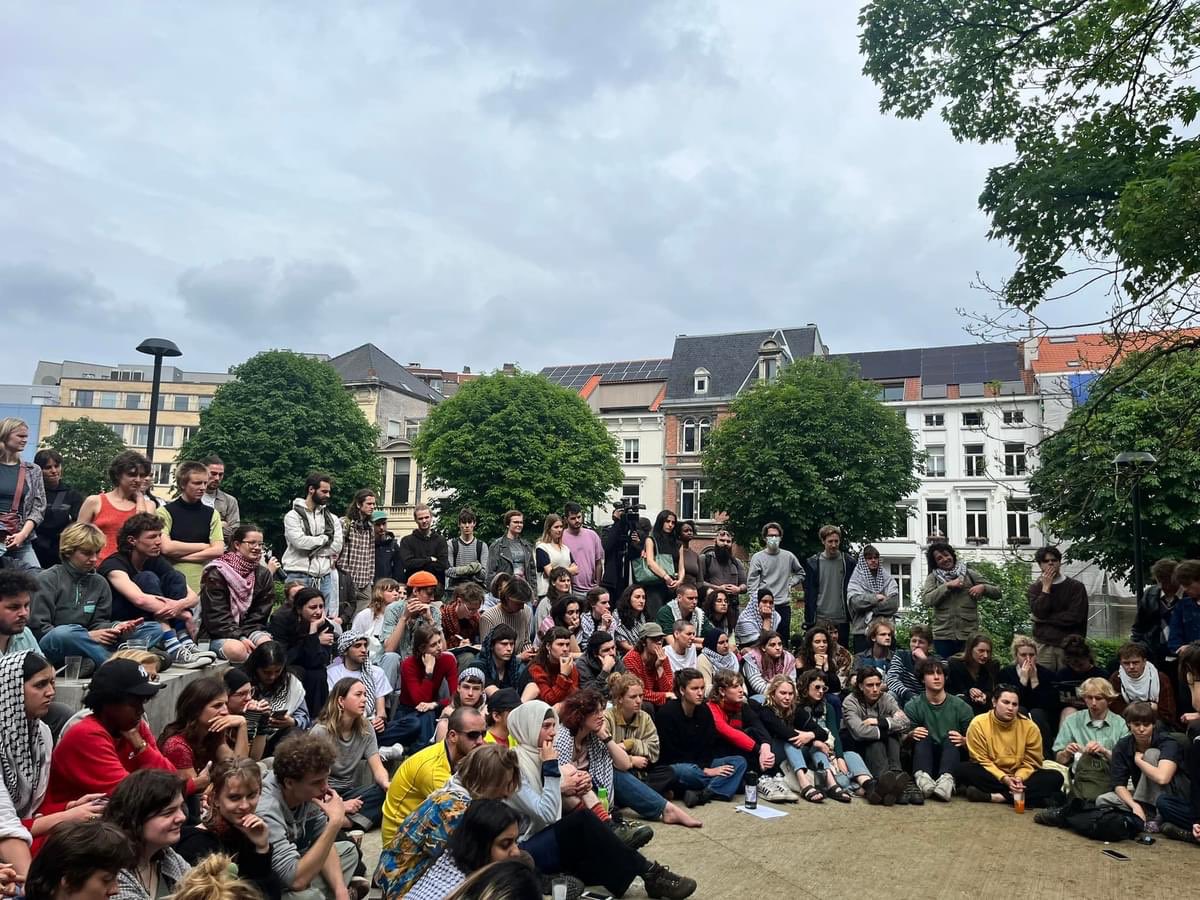 koenraadBogaert's tweet photo. Belgian students joined the global uprising and @ugent students managed yesterday to commit the rector to come to the occupation for a discussion. It was truly impressive and very well organized. Proud to have some of them as my students in class.

https://t.co/kOERCXPDBX https://t.co/FNZRB1WhhU
