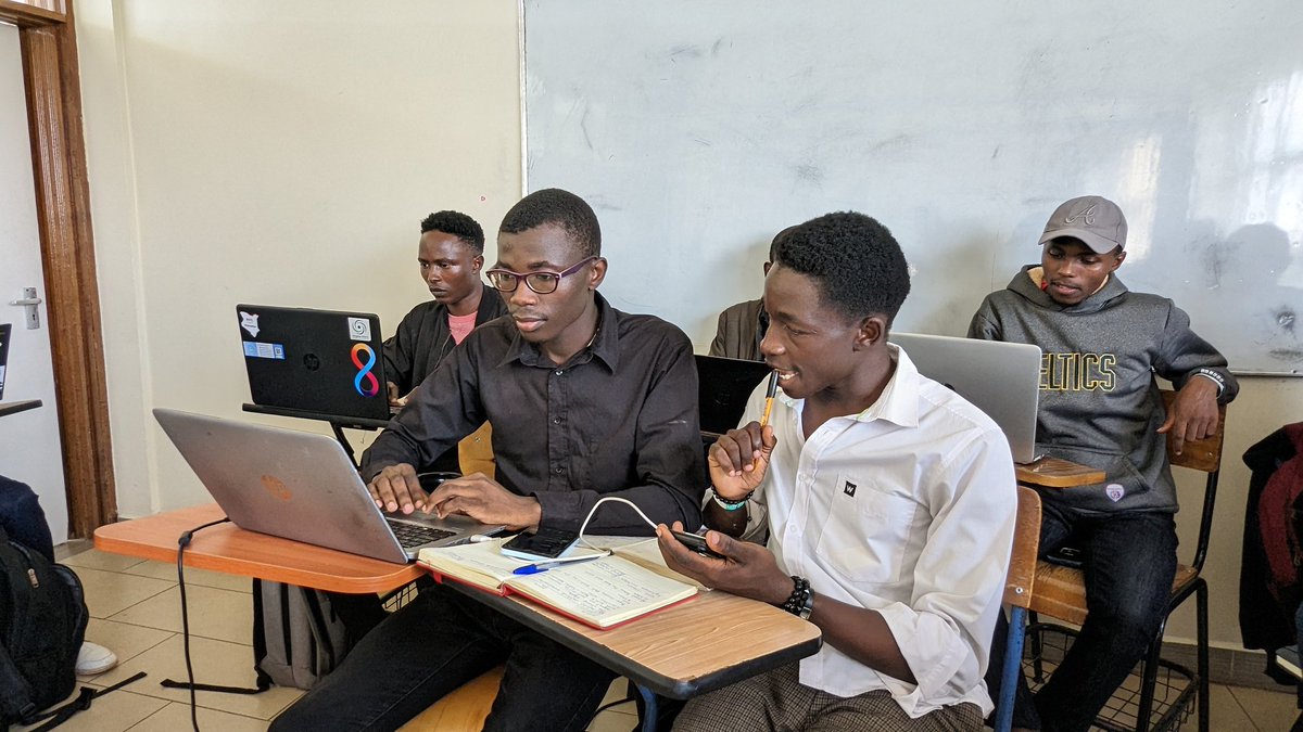 paydhq's tweet image. On site at the @plpcommunity hackathon #PowerHacks.👨‍💻

Excited to see the amazing solutions that&apos;ll be built today.🤓

📍@ZetechUni