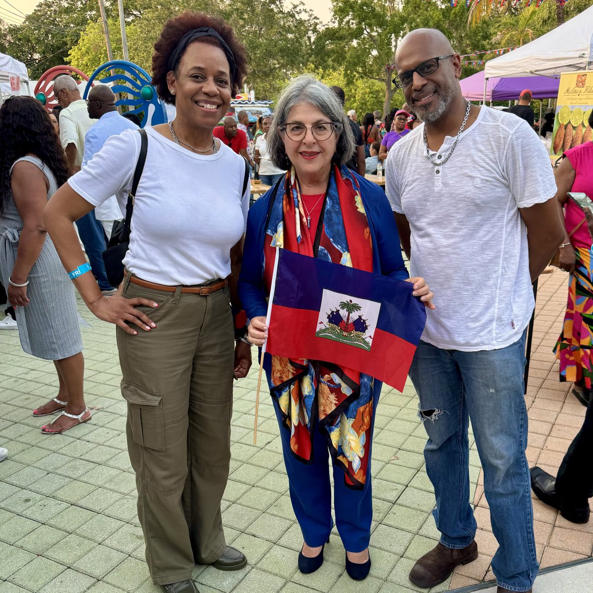🇭🇹 Today we celebrate Haitian Flag Day! Let's honor the rich culture and resilient spirit of Haiti and our Haitian community in Miami-Dade. Here's to the incredible contributions of the Haitian diaspora.