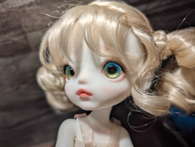 新しいアイとウィッグに変えてみました。可愛い〜