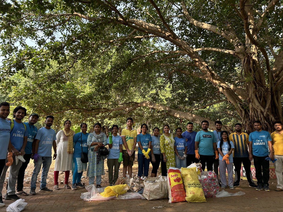 Drive No-573
Plogging at Maa Dhakulei Pitha

Team @SATTVIC_SOUL plogged through the sacred site by removing unwanted #trash in order to preserve the beauty & serenity of the holy place.
After that we disposed it properly. 
 #PlanetvsPlastic
@ForestDeptt
@DfoCuttack