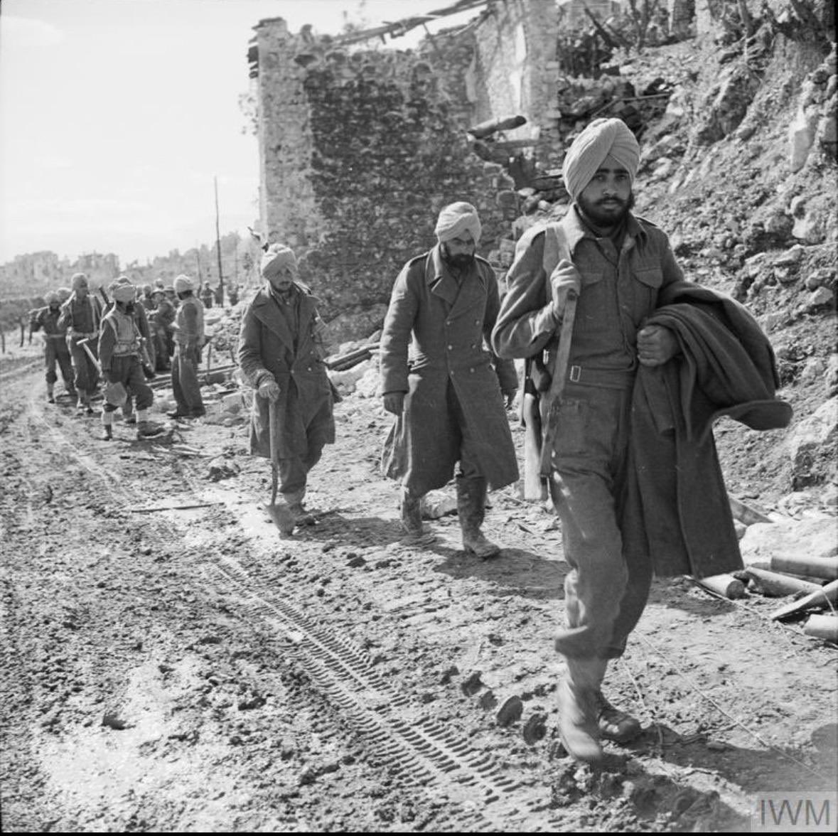 Remembering the ending of the Battle of Monte Cassino today. Sikhs in the Indian division played a significant role with many accounts of bravery and valor demonstrated on the battlefield. Lest we Forget🌹#Sikh #BritishArmy #italy #montecassino