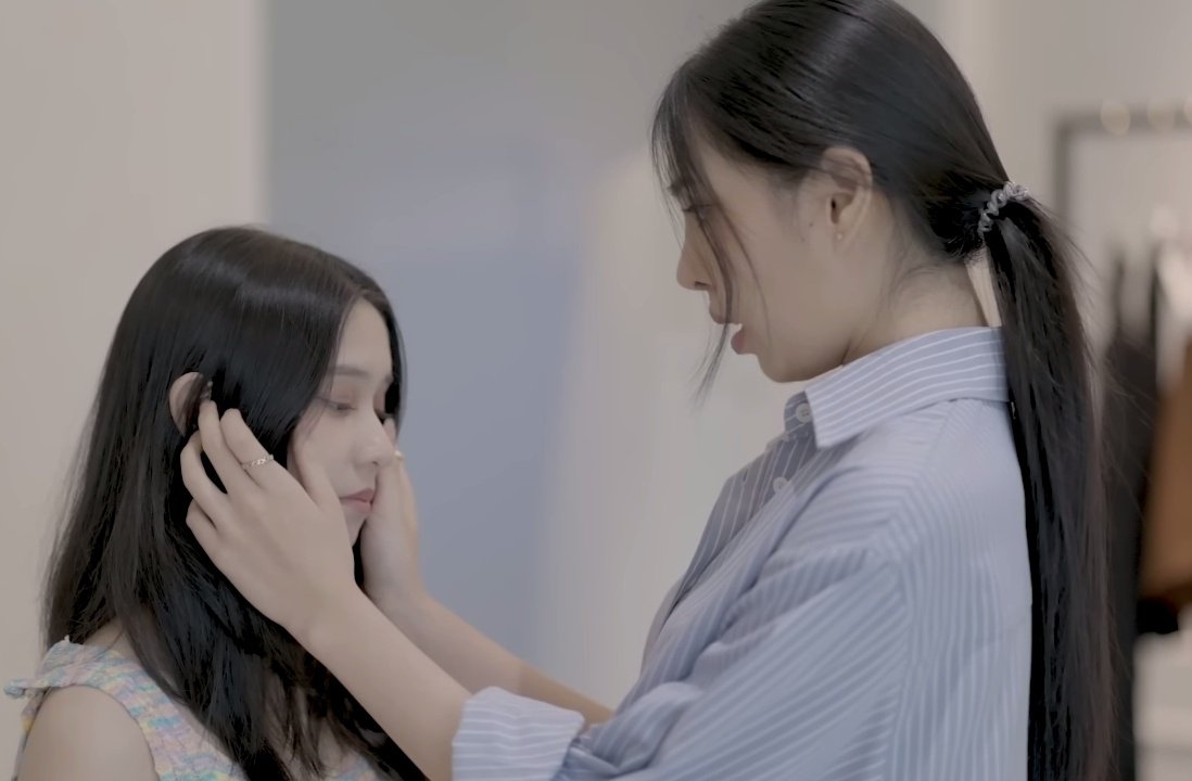GirlsLove_es's tweet photo. Ya disponible el episodio 3 de la miniserie #DesignYouBesideMe
Cher le habla a Prae sobre las condiciones abusivas del contrato que firmó con su manager y deciden buscar juntas una solución
🪡 https://t.co/U0Brj7carI https://t.co/oNvuHPVh3q