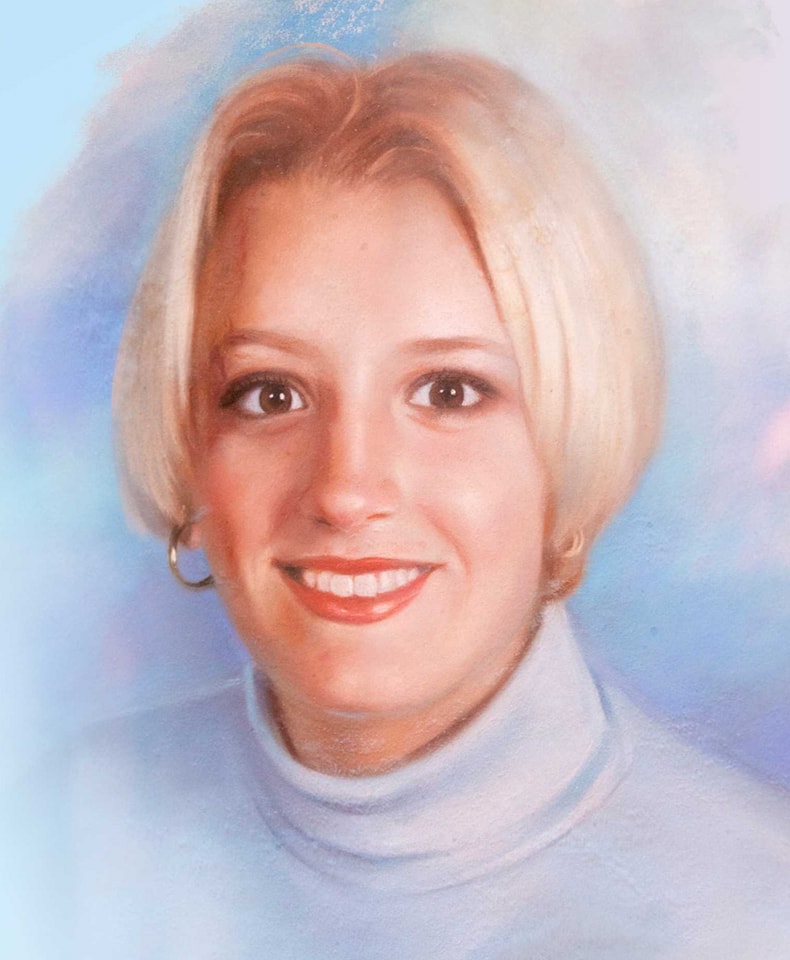 SIEMPRE EN NUESTRO RECUERDO 
Sandra Palo  desapareció  el 17 de mayo de 2003 y apareció asesinada y calcinada en un polígono de Leganés.
Los responsables hoy están en la calle.
