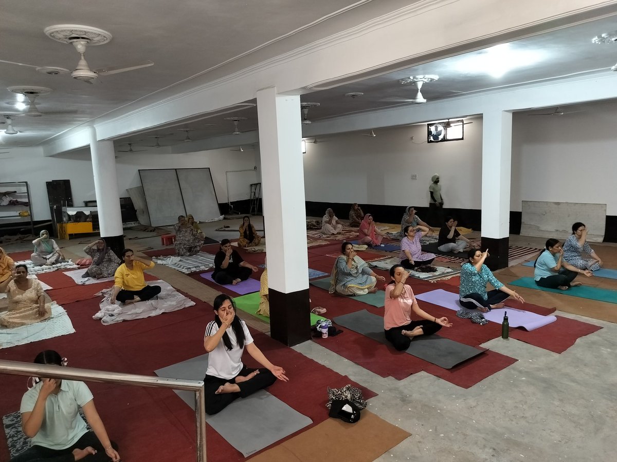 CMDI Yogshala
@Free Yoga classes
#Healthy Tips
#Yogainspiration
#Yoga