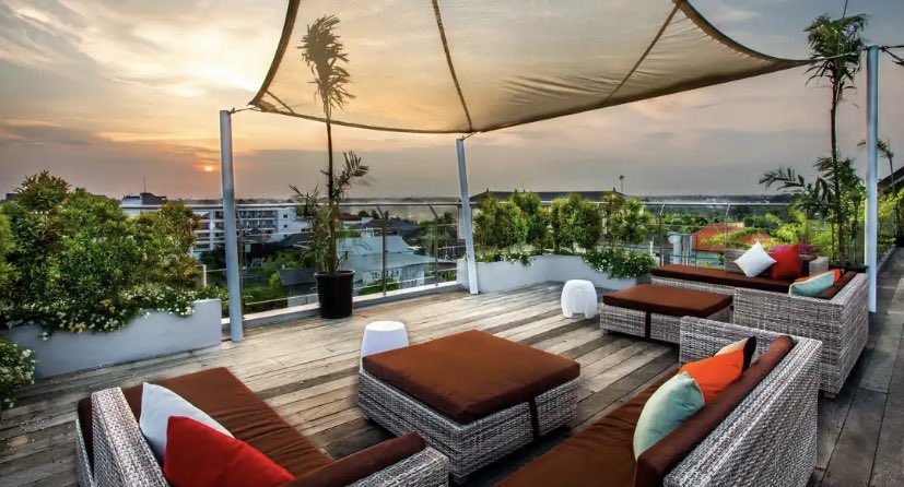 📍 Daun Bali seminyak 

Hidden gem banget nih hotelnya rooftopnya bikin nyaman buat nenangin pikiran nih kamarnya juga luas cocoo buat staycay bareng keluarga✨

Cek di sini akomodasi paling cocok buat staycation 
📌trv.lk/_jkod_oe