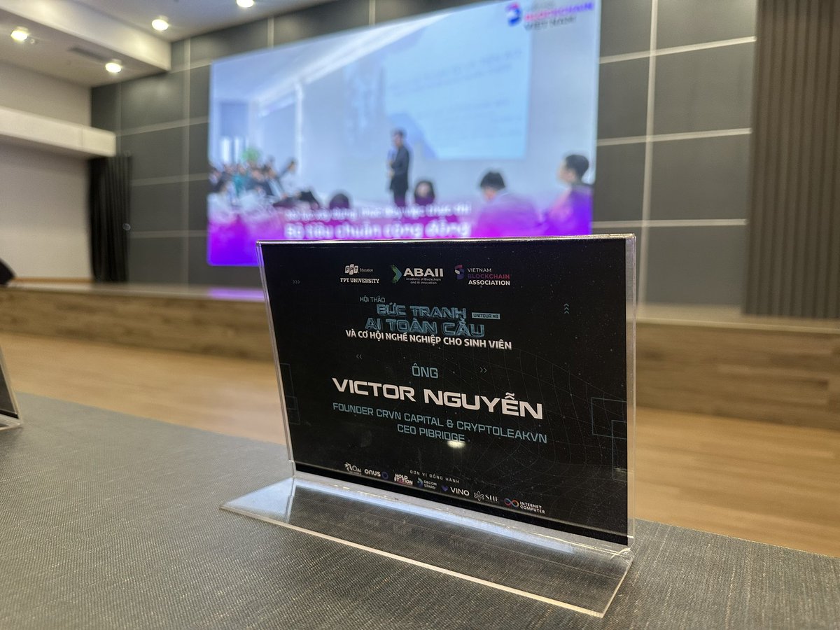 SharkPiVn's tweet photo. Discussion about Ai's potential and how people can use Ai properly. In fact, as a start-up project, we have used Ai for our customer care on our own platform. Using Ai proficiently accelerates the work progress of individuals faster than expected! #pibridge #pibase #pinetwork https://t.co/0iercZ8Kb0