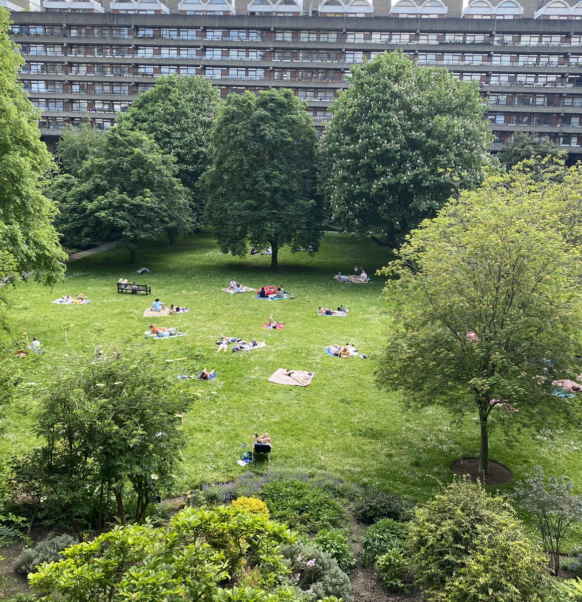 patisyusingco's tweet photo. POSTING THIS HERE TO MANIFEST LIVING IN THE BARBICAN ✨🔮 https://t.co/A3q6hyaZ46
