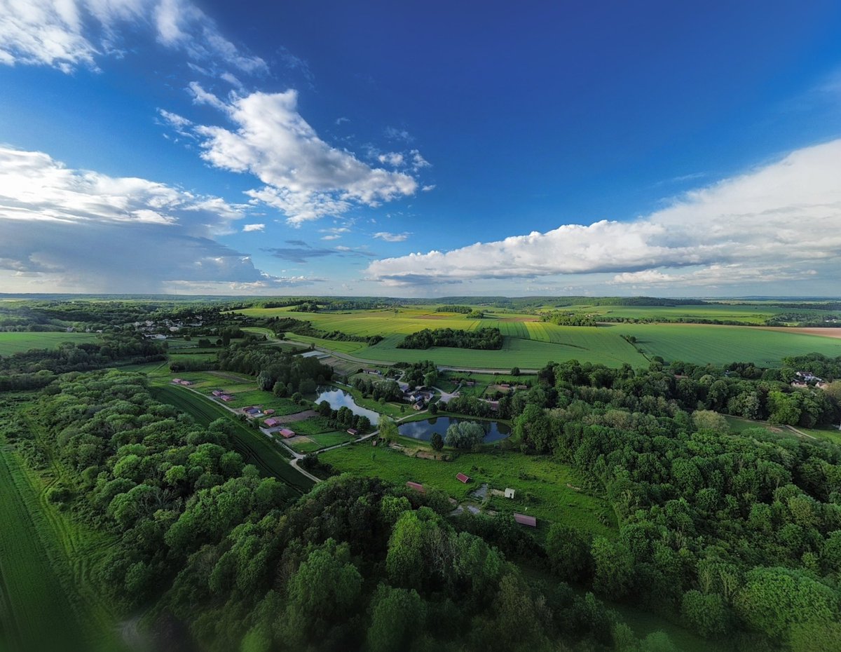 Le monde du #Vexin français est à découvrir à 40km de Paris.

Vous y trouverez de quoi prendre un bon bol d’air pur. Pour les fans de #Kayak vous avec l’Epte et la Seine (Vétheuil).

De quoi découvrir pourquoi Monet adorait tant ce coin de paradis.